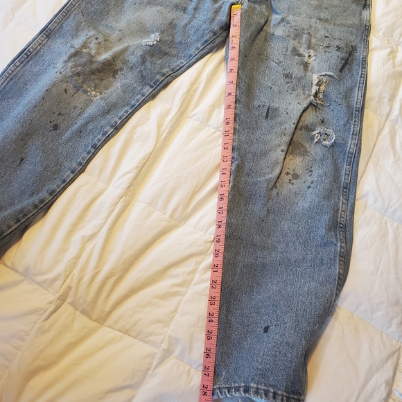Distressed Wrangler Jeans - Picture 6 of 7